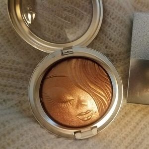 Mac & Mariah Carey Extra Dimension Skinfinish